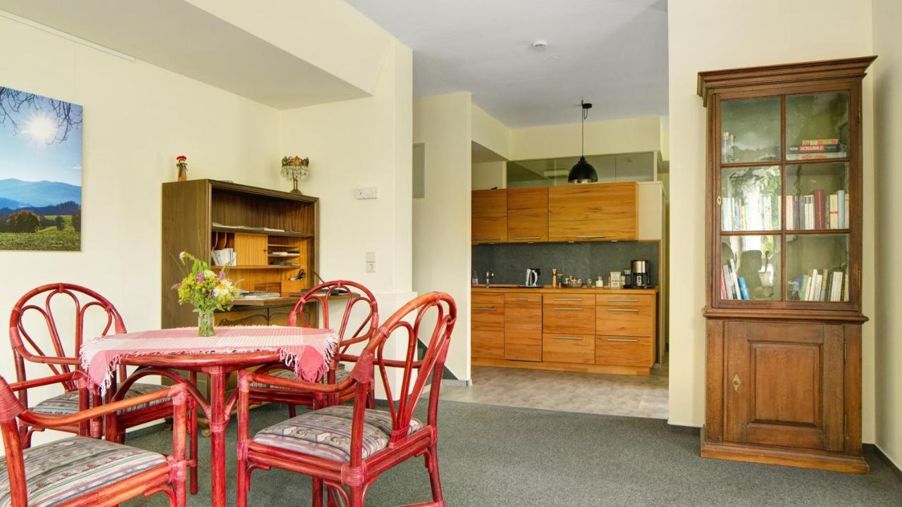 Ferienwohnung Zum Goldenen Kopf エルツァッハ エクステリア 写真